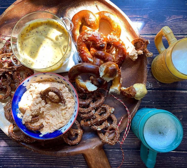Cheddar Mustard Dipping Sauce