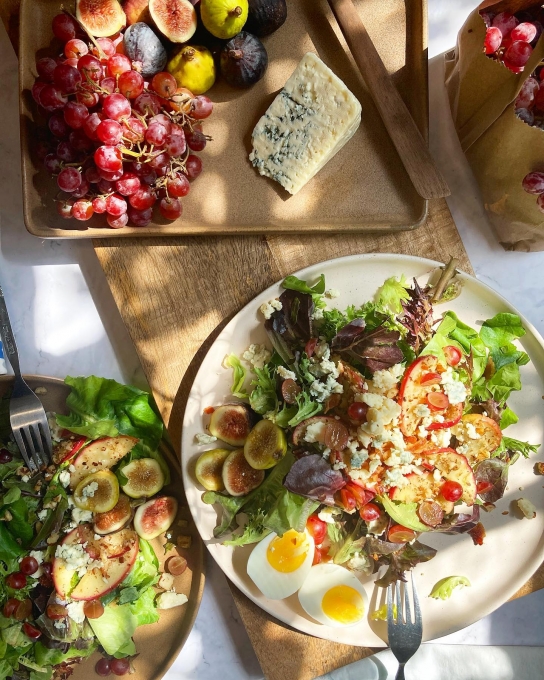 Salad with Figs & Blue Cheese